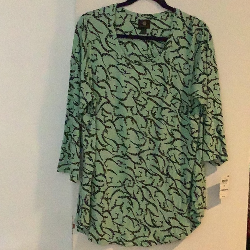 NWT JM Collection women’s top.  Size 1X. See pictures for measurements.